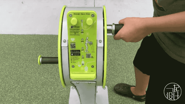 發(fā)電自行車和拉手架子2.gif